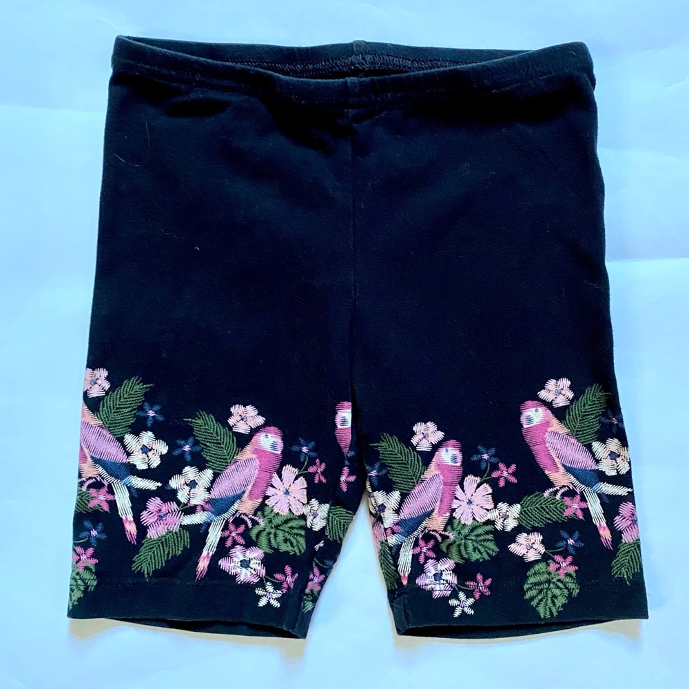 Old Navy girl’s 🦜 bike shorts with birds.